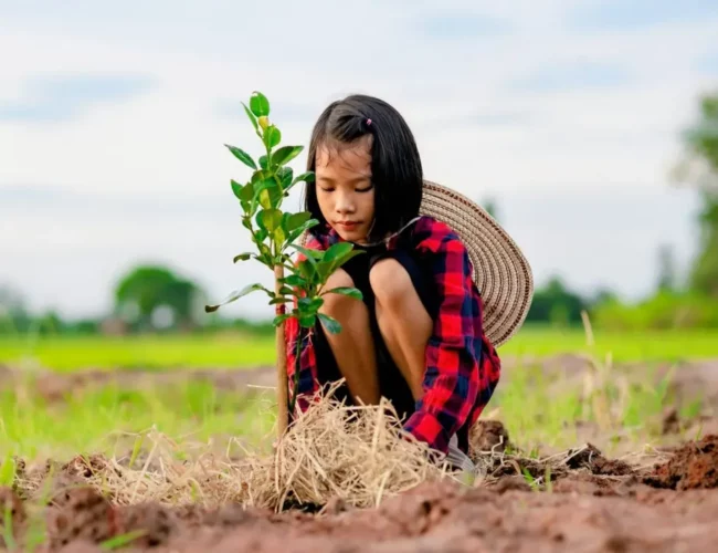 School girls encouraged to fight against climate change