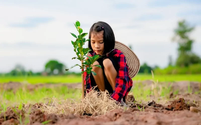 School girls encouraged to fight against climate change