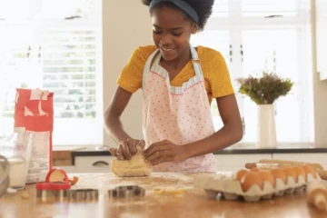 Easy steps to make money as a Teenage Baker