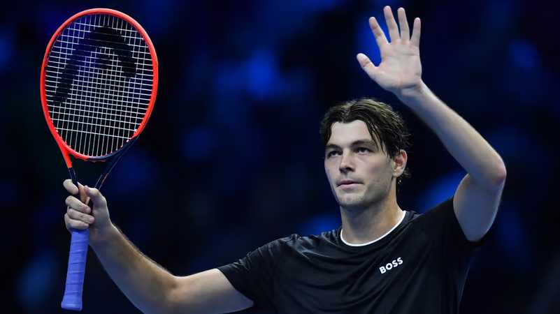 Fritz beats irate Medvedev in ATP Finals opener