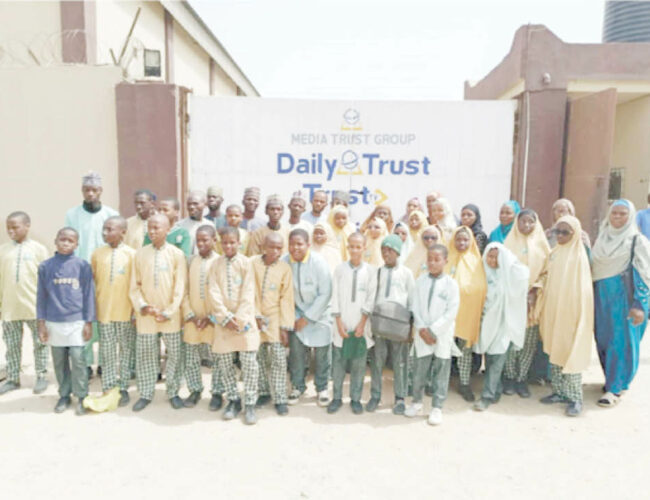 Al-Bayyinah students visits Media Trust Group