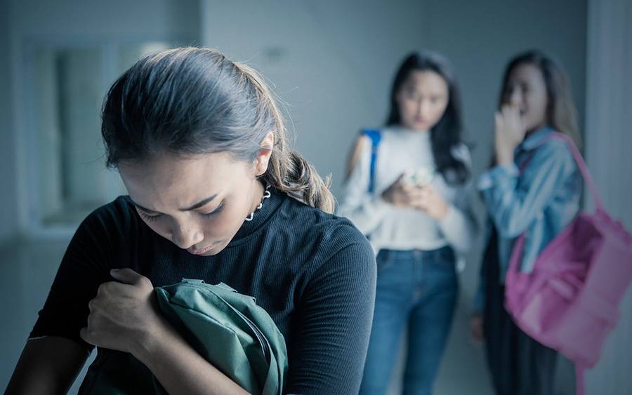 How Peer pressure can lead Teens to underachieve, even in Schools