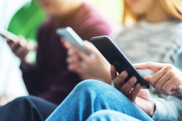 4 of daily screen time linked to more anxiety, depression in teens — Data shows