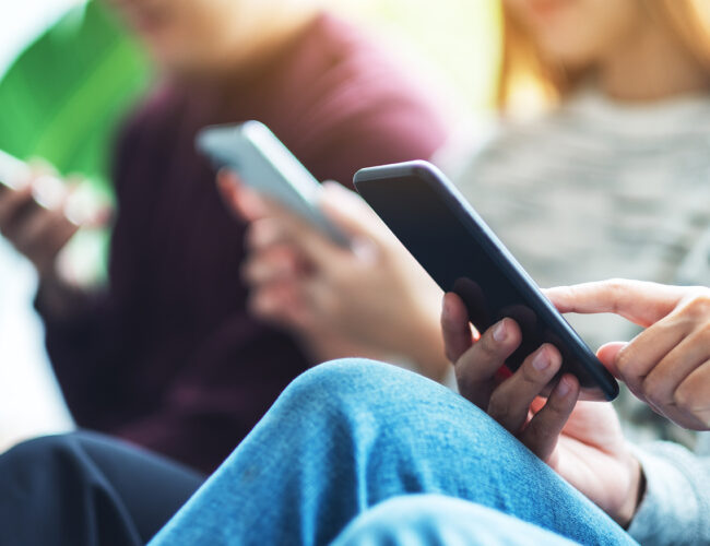 4 of daily screen time linked to more anxiety, depression in teens — Data shows