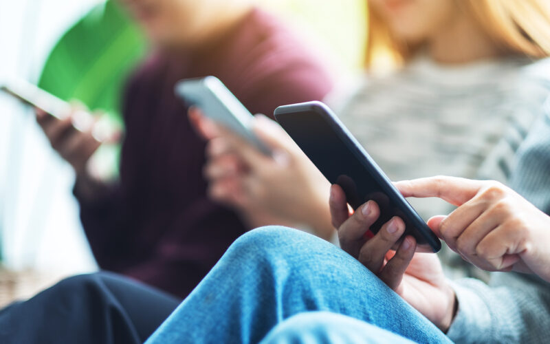 4 of daily screen time linked to more anxiety, depression in teens — Data shows