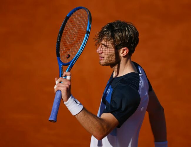 Draper smashes racquet during hard-fought Rome win