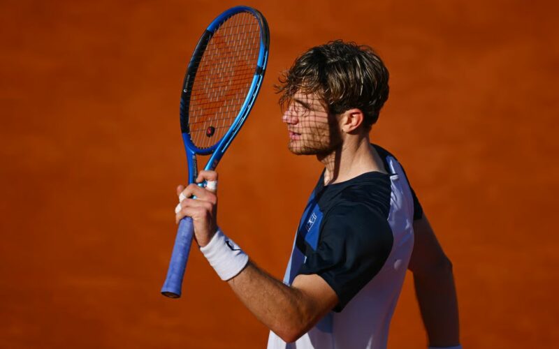 Draper smashes racquet during hard-fought Rome win
