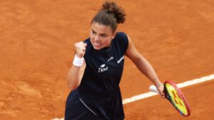 Paolini ends wait for home winner of Italian Open