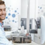 Tips on how to become laboratory scientist