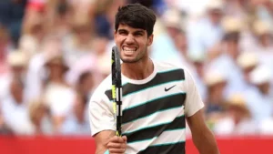 Alcaraz beats Lehecka to seal second Queen’s title