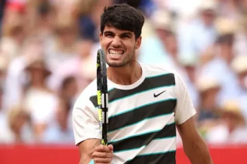 Alcaraz beats Lehecka to seal second Queen’s title