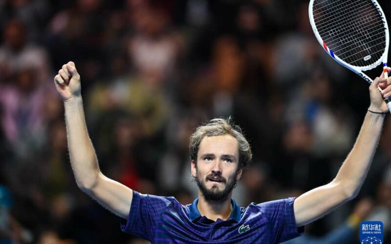 Resurgent Medvedev wins first title for 882 days