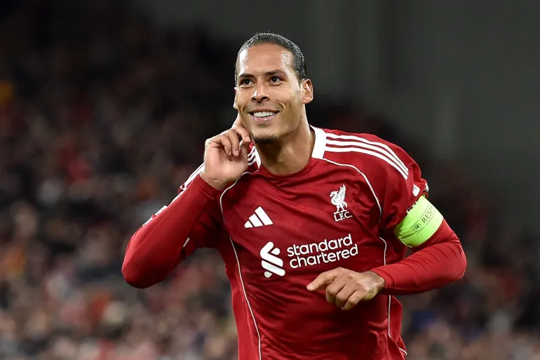 Van Dijk wants ‘very important’ Robertson to stay
