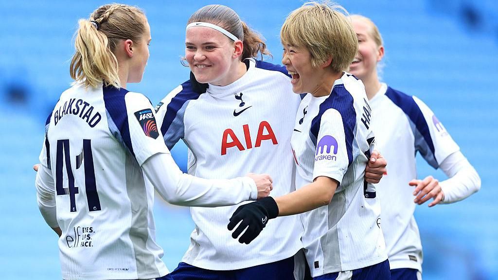 Spurs thrash Villa in 10-goal WSL thriller