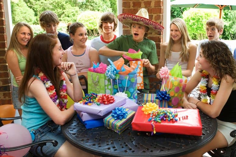 35 Teenage Birthday Party Games: Indoor & Outdoor Ideas