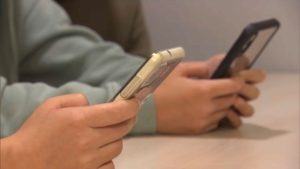 Mexico Moves to Ban Mobile Phones in Schools as Global Restrictions Grow