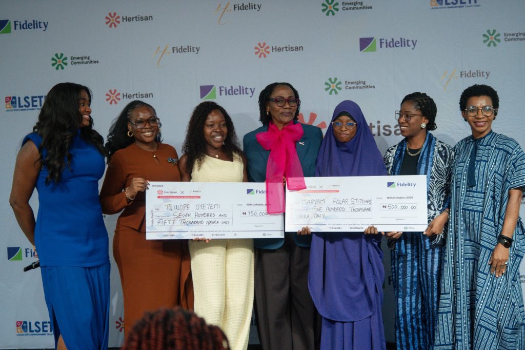 98 Bag First Class as Achievers University Graduates 836