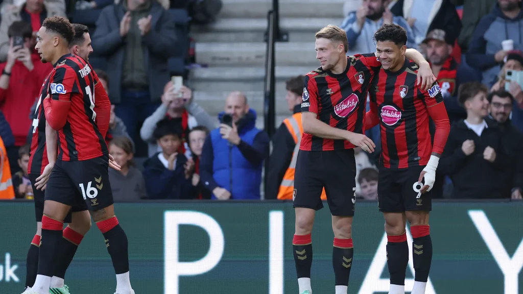 Bournemouth earn first league win against 10-man Sunderland