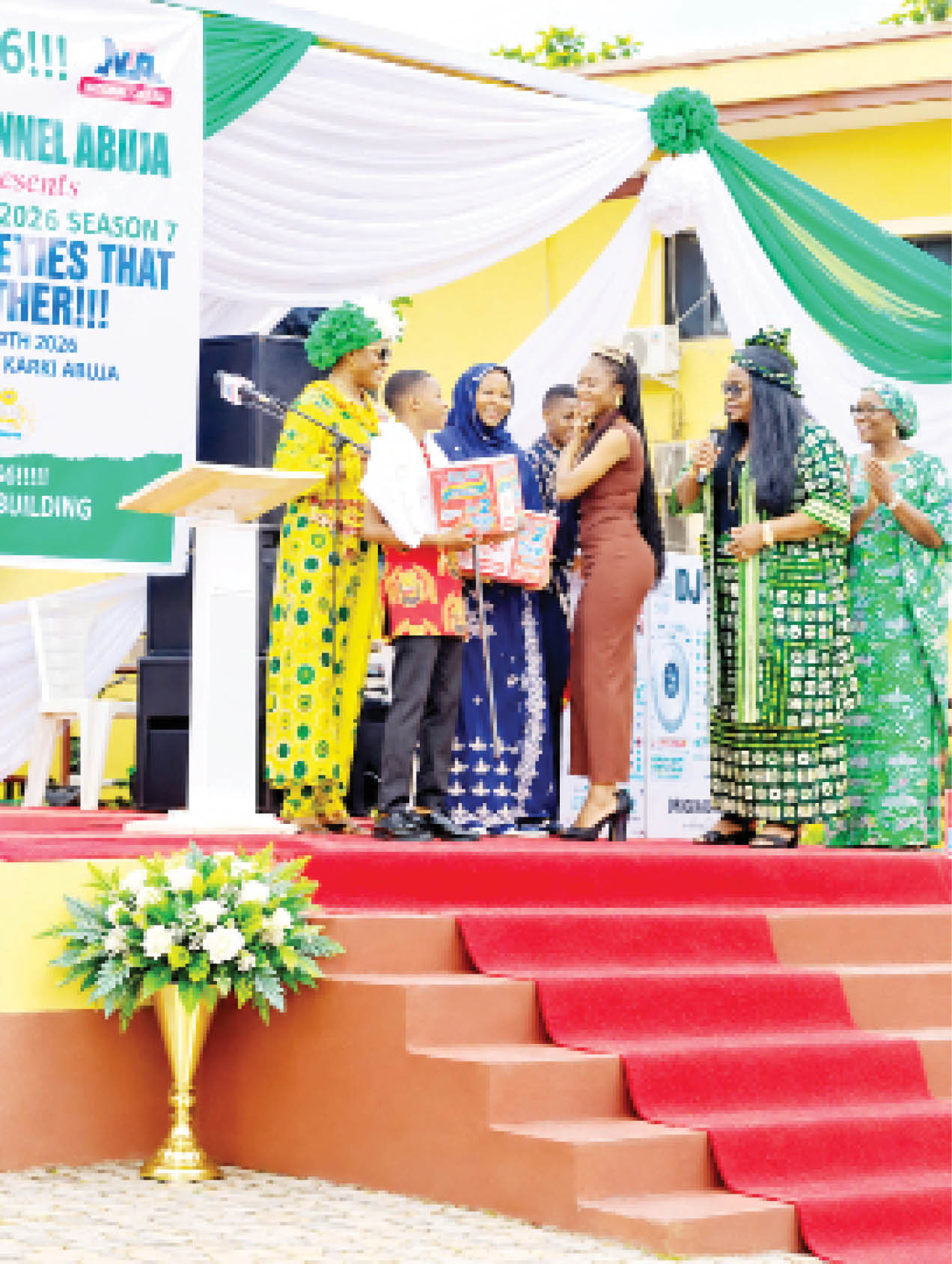 Hanan Jidda receiving an award at NTA Independence Day Celebration Hanan Jidda from Sheikh Abubakar Gummi Academy Abuja receiving an award for their performance at NTA Independence Day Celebration